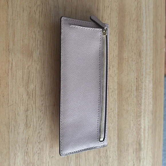 Michael Kors blush envelope, wallet - Picture 2 of 4